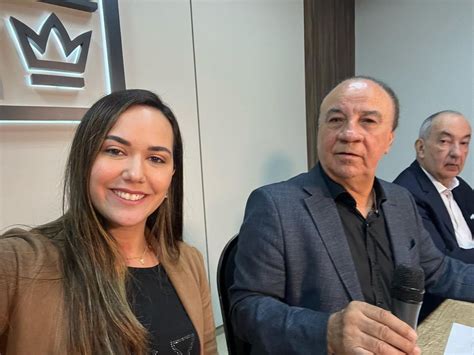 Rev Mario de Oliveira realiza primeira reunião online para Pastores do