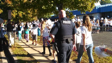 Police Open Carry in Arlington County Public Schools – THE DC MOMS