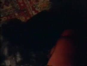 UN URLO DALLE TENEBRE NUDE SCENES AZNude