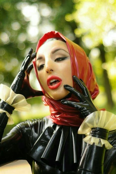 Pin By Posto Kakica On Women In Latex Latex Costumes Transparent