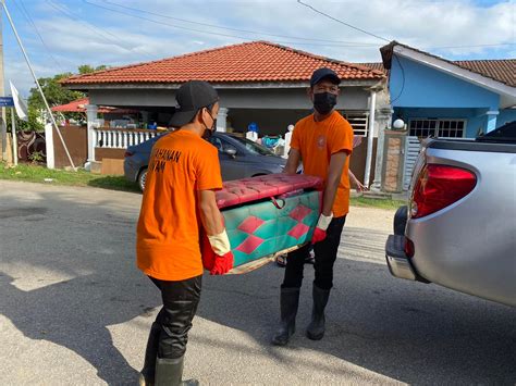 Ump Volunteers Continue To Provide Assistance For Flood Victims Umpsa