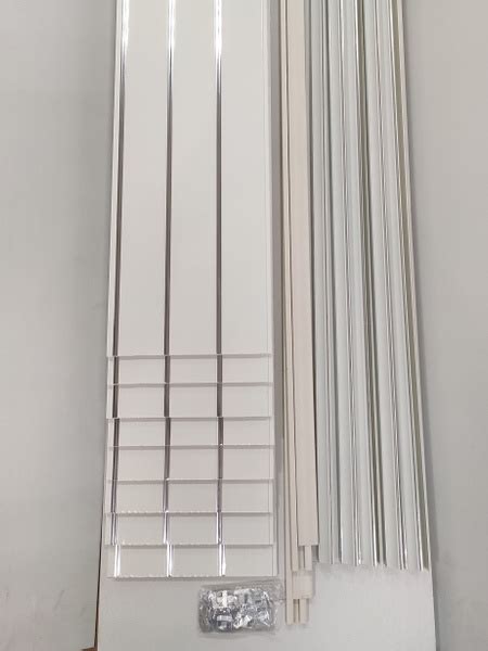 Набор реечного потолка из панелей ПВХ 1,2м х 1,2м, 3 полосы хром ...