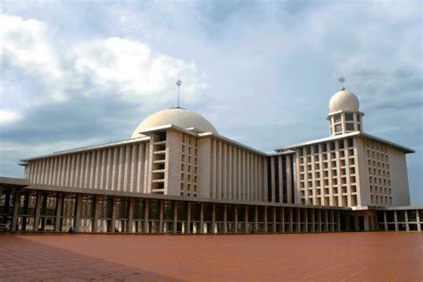 Masjid Istiqlal Di Jakarta Indonesia