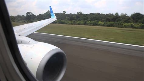 Garuda Indonesia Pk Gft Takeoff From Sultan Syarif Kasim Ii Airport In