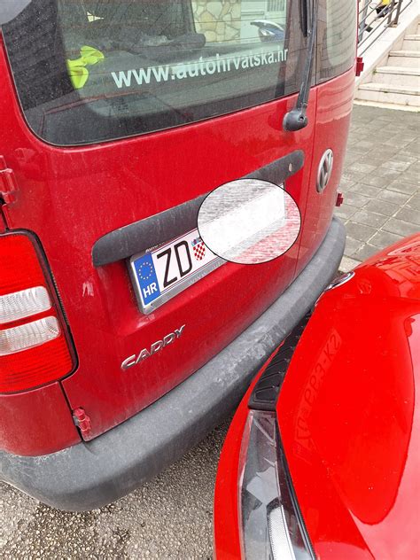 Zadarski Pogledajte Koliko Je Ostavio Razmaka Pa Ti Sad Izvezi Auto