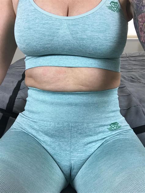 I Love Tight Yoga Pants Nudes Cameltoe Nude Pics Org