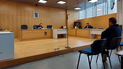 Condenado En Ourense A Nueve Meses De C Rcel Y A Pagar Euros Por