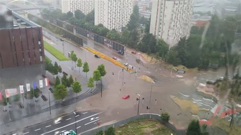 Ulewa W Katowicach Zalane Drogi Parkingi Tunel I Auchan W Sosnowcu