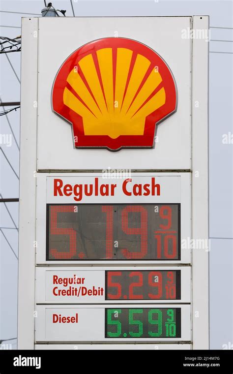 Five Dollars Per Gallon Hi Res Stock Photography And Images Alamy