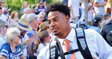 Gators Lb Ventrell Miller Will Return For Season Sports