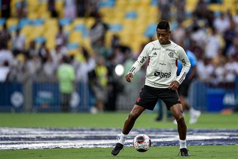 Bruno Henrique Do Flamengo Est Na Mira De Atl Tico Mg E Corinthians