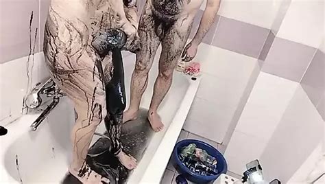 Amateur Koppel Heeft Gekke Seks In De Slaapkamer Amateur Koppel Neemt Een Bad Vrouw Met Harig