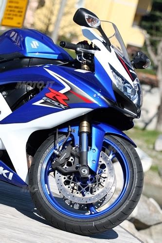 Prova Suzuki Gsx R 600 K8 Prove Motoit