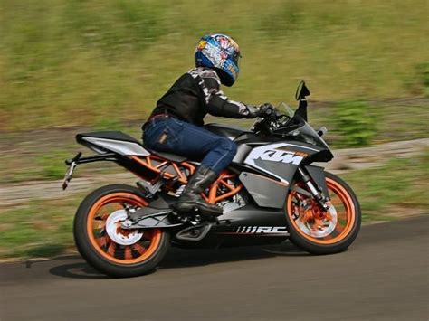 KTM RC200 Review: Photo Gallery