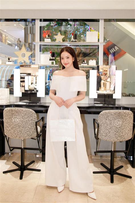 L Y Ch Ng N M Tu I Hot Girl K Gi H T N I Lo N N M C G I C M Nh Ng Ch Ng Ai N M