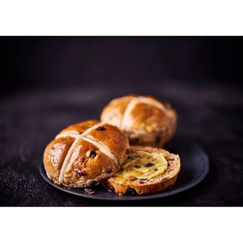 M S Collection 2 Fruited Hot Cross Buns Ocado