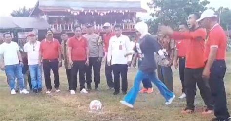 Turnamen Sepak Bola Dan Bola Voli Dibuka Oleh Ketua Dpd Knpi Bmr