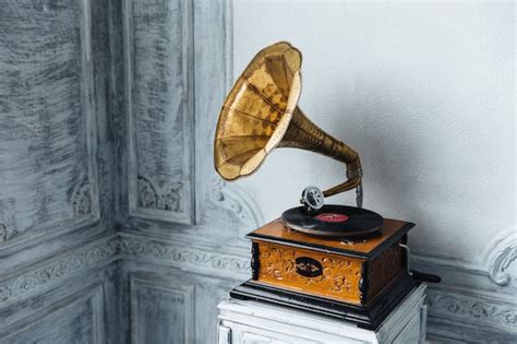 Premium Photo Music Device Old Gramophone With Plate Or Vinyl Disk