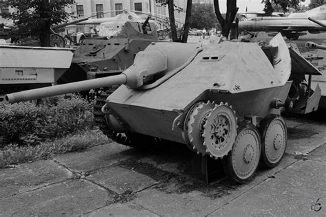 Reste Eines Jagdpanzers T Hetzer Der Deutschen Wehrmacht Im