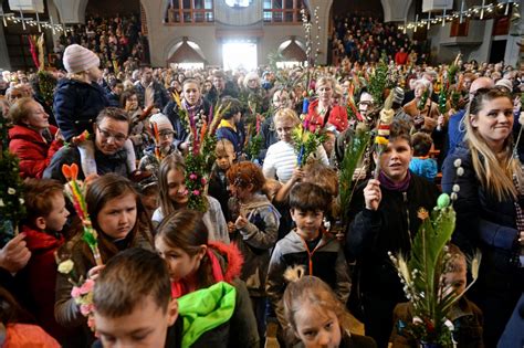 Niedziela Palmowa Kiedy Wypada Obrz Dy I Zwyczaje Mamadu Pl