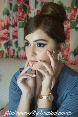 Brown Smokey Eyes And Nude Lips Dark Smokey Eyes Look Super Sexy With A True Beige Nude Lip