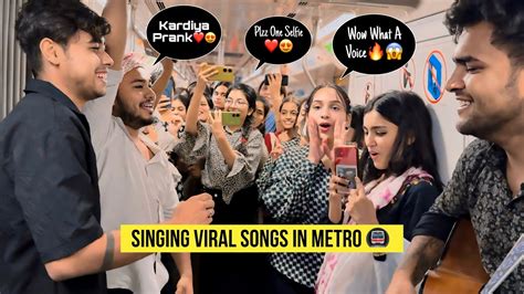 Singing Hindi Viral Bollywood 🎵 Songs In Delhi Metro 🚇 Cute Girls 😍shocking Reactions 😱