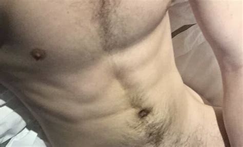 Superdotato Mostra Il Suo Pisello Xl Su Onlyfans E Si F Una Sega Bitchyx