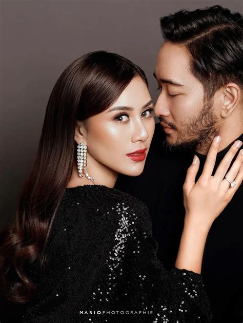 6 Inspirasi Outfit Foto Keluarga Dari Jeje Govinda Dan Syahnaz Sadiqah