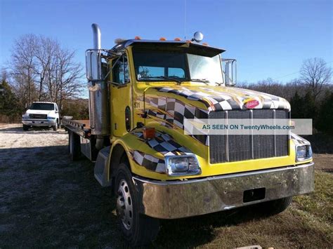 2004 Peterbilt 330