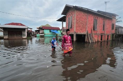 Foto Banjir Luapan Sungai Batanghari Rendam Ratusan Rumah Warga