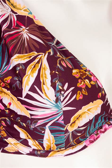 Çok Renkli Tropik Desenli Bali Deep Balenli Bikini Üstü PLQ NGH IY MIX Çok Renkli Penti