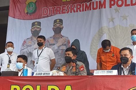 Foto Polda Metro Jaya Juga Tangkap Istri Jenderal Polisi Gadungan Di