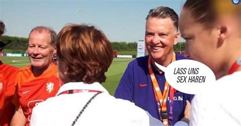 Du Kannst Ins Hotel Gehen Nur Zu Meinem Zimmer Lass Uns Sex Haben Van Gaal Zu Seiner Frau