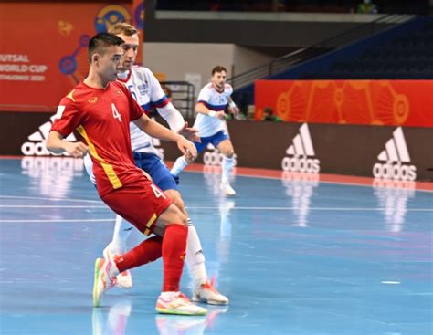 Thua Nga 2 3 ĐT futsal Việt Nam rời giải với tư thế ngẩng cao đầu