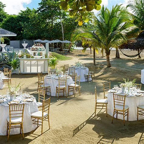 Couples Sans Souci ️ Destination Weddings - Destify