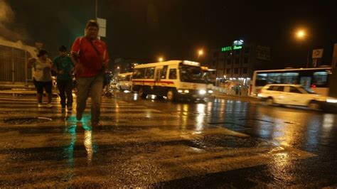 Lluvia Inusual fuerte lluvia de otoño sorprende a Lima y Callao esta