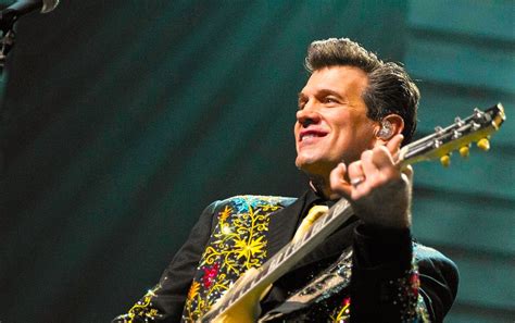 Chris Isaac Divertida Madurez Vida Latina