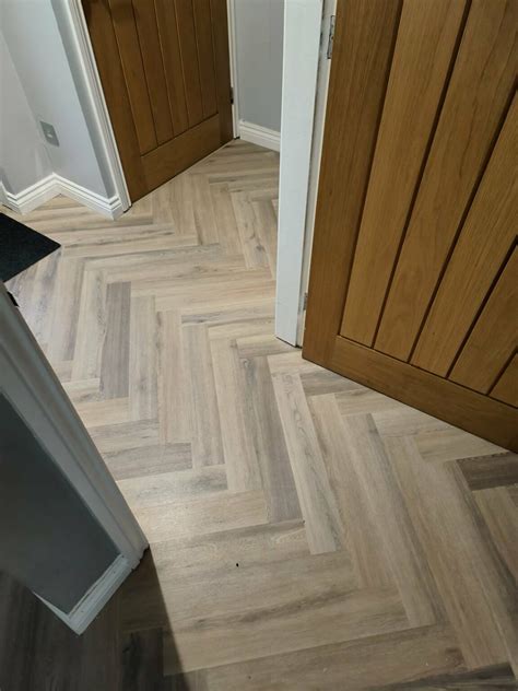 Camaro Naked Blond Oak Spc Herringbone Ftd Laminate