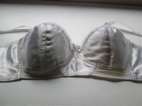 Vintage 1950s 50s White Satin Lace And Tulle Bullet Cone Bra Etsy