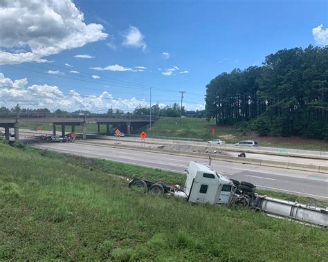 Truck Overturns Spills Bleach Onto I Saturday Westmetronews