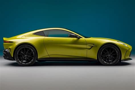 2025 Aston Martin Vantage - CLAD