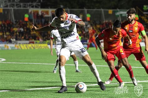 Los Toros Derrotan Al Herediano Y Lideran El Torneo Sensaci N