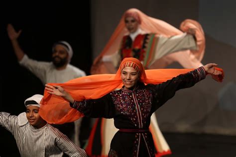 Mideast In Pictures Feast Eyes On Traditional Dabke Dance In Jordan