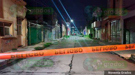 Le quitan la vida a joven en la calle Madero en Zamora Michoacán