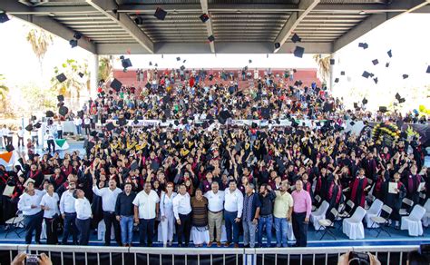 Egresan 1988 estudiantes de CECyTE B.C.S. – Gobierno de Baja California Sur