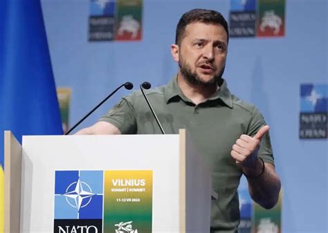 A Zelensky Ma Che Ce Stai A Pija Per Il Culo Il Presidente Ucraino