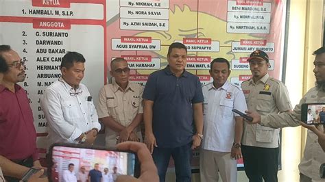 H Abdurahman Yusyari Paling Pertama Ambil Formulir Di Gerindra