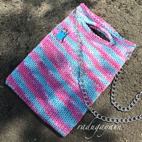 Вот что получается из нашей радужной пряжи🌈 На северное сияние похоже ...