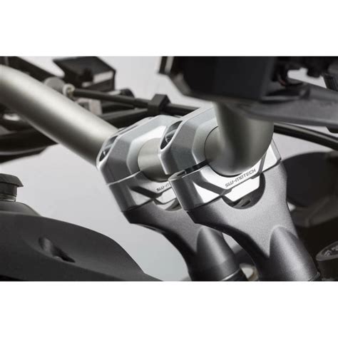 Le réhausseur de guidon moto sw motech en aluminium déplace le guidon