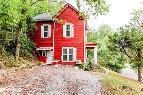 Beautiful 1BR Suite At Historic Ruby Red Hot Springs